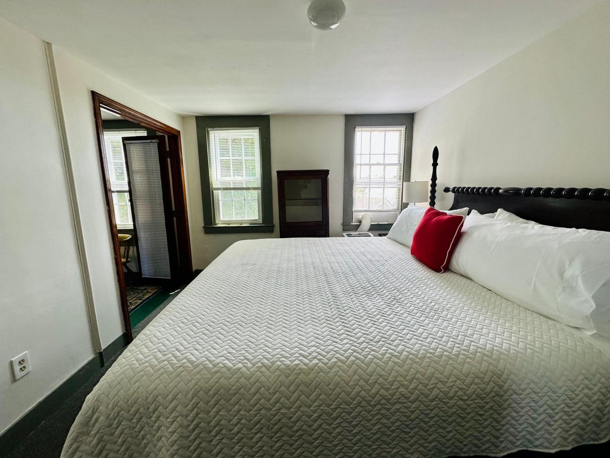 Gifford House Hotel Provincetown Exterior photo